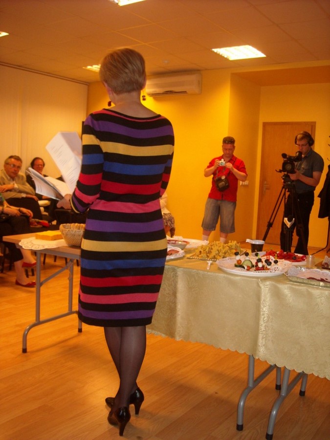 Birutė Jonuškaitė przełożyła mój wiersz na język litewski - czyta go na wieczorze w Domu Kultury Polskiej; fot. Maria Duszka